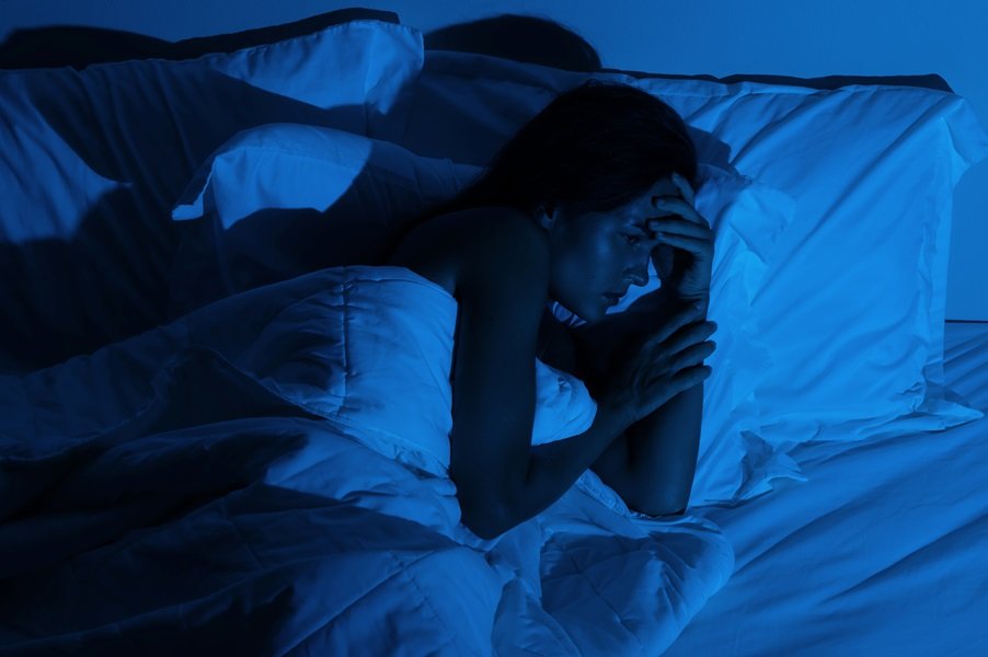 Estrés y falta de sueño: el estrés crónico combinado con la falta de sueño tiene efectos a largo plazo en la salud física y mental.