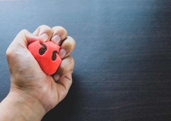El estrés y la ansiedad son respuestas emocionales y físicas que afectan la vida cotidiana de muchas personas.