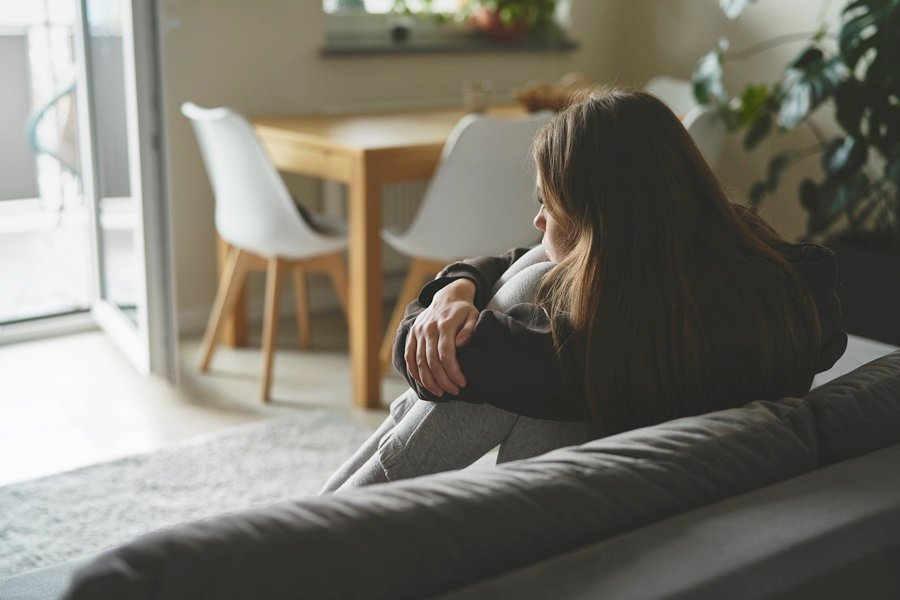 Las heridas emocionales son traumas psicológicos que surgen a partir de experiencias dolorosas o traumáticas.